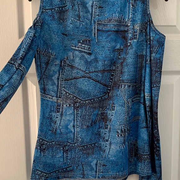 Source Unknown Blue Cold Shoulder Blouse - Picture 6 of 7